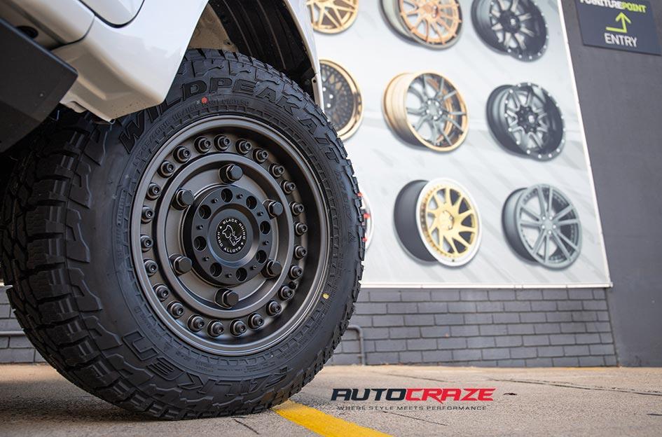 TOYOTA HILUX N80 4WD ARMORY MATTE BLACK